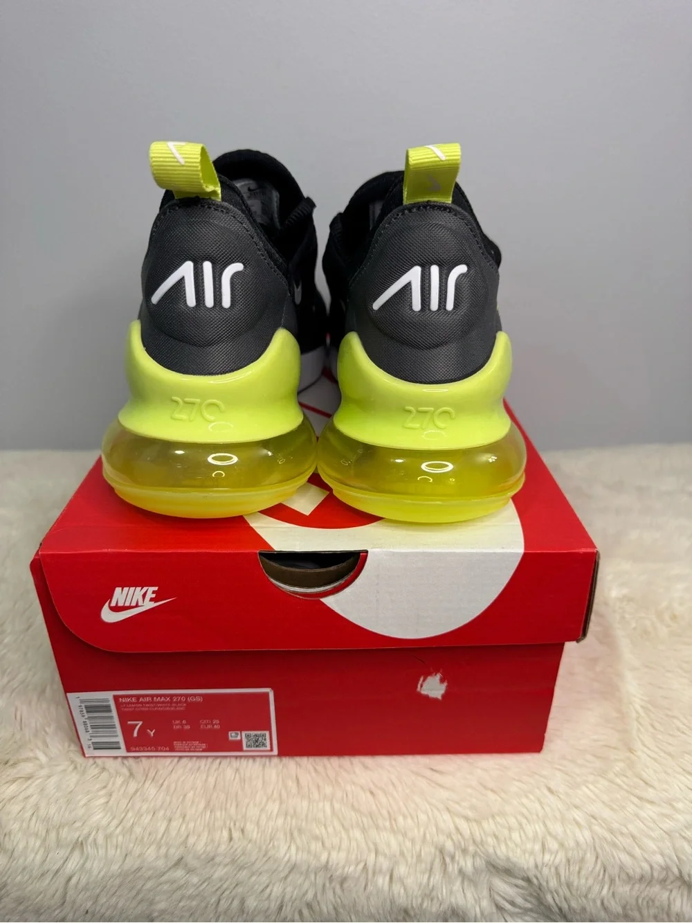 New in Box 📚Nike Air Max 270